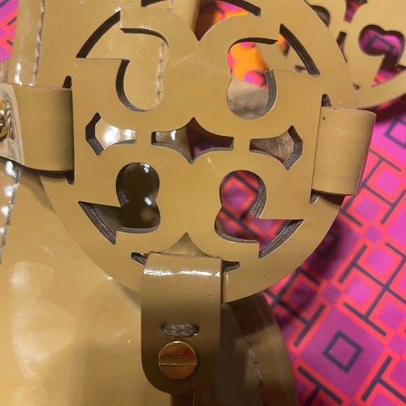 Tory Burch Miller - Size 7.5 Sand Patent - Picture 4 of 10